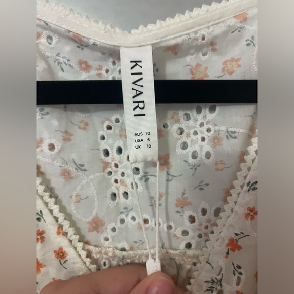 Kivari floral dress - Picture 2 of 4